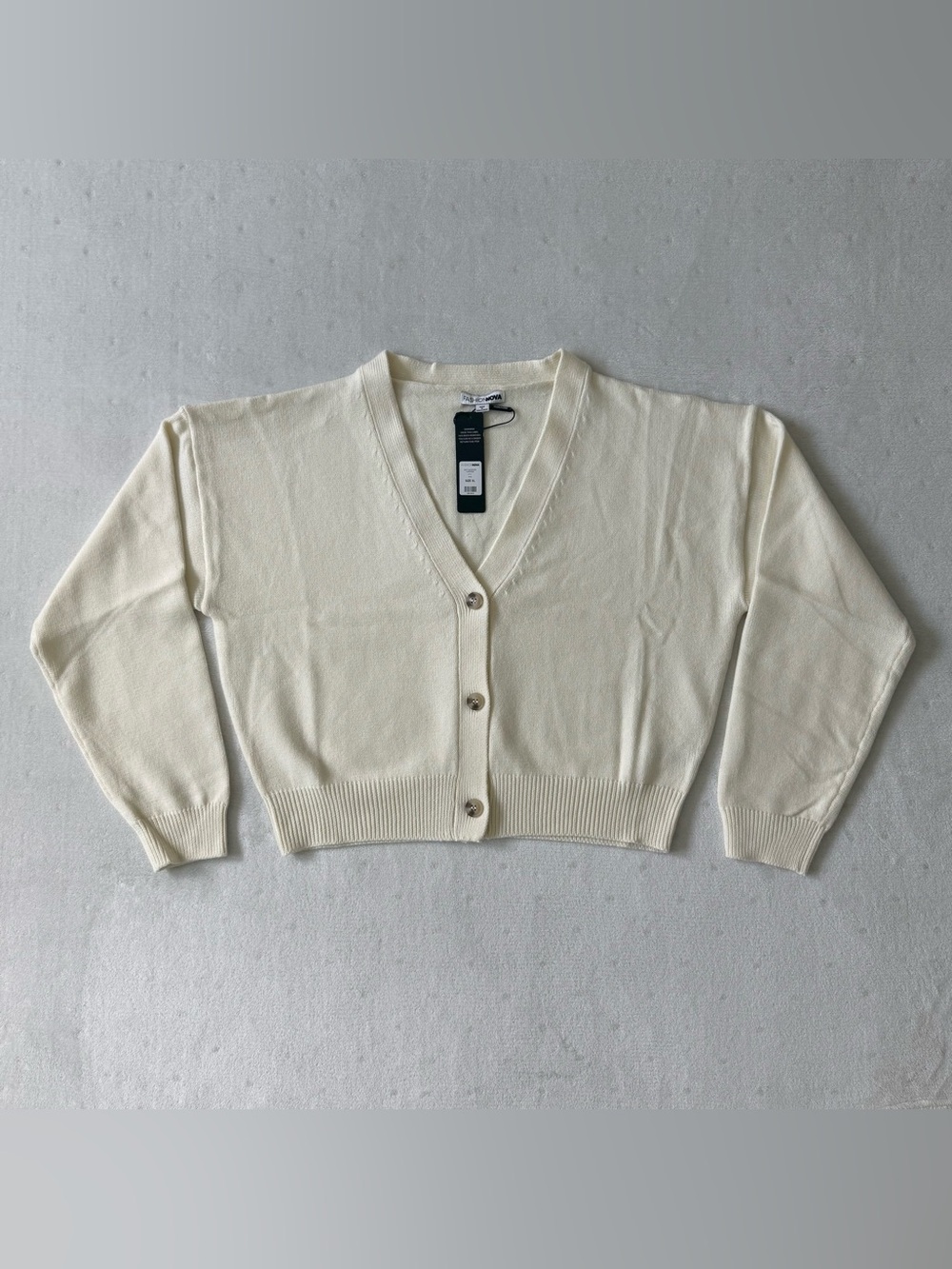 Fashion Nova Classic Cream Lightweight Knit Cropped Button Cardigan Sweater XL - Picture 5 of 12